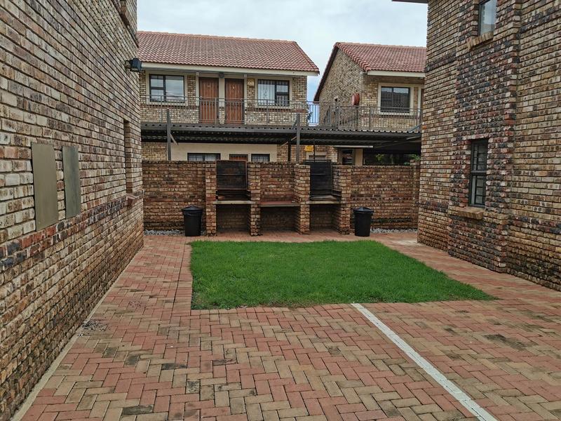 To Let 2 Bedroom Property for Rent in Die Bult North West